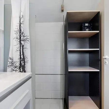 2 Bedroom Awesome In *