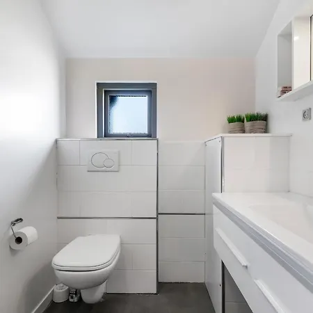 2 Bedroom Awesome In * Nørre Nebel