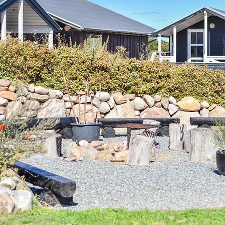 2 Bedroom Awesome In Apartamento *